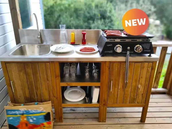 Il Roan Premium Lounge dispone di una cucina all'aperto.