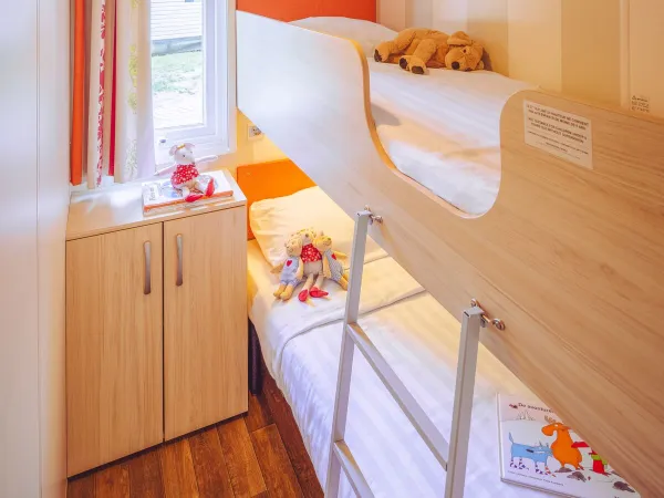 La camera Roan Premium Lounge con letti a castello.