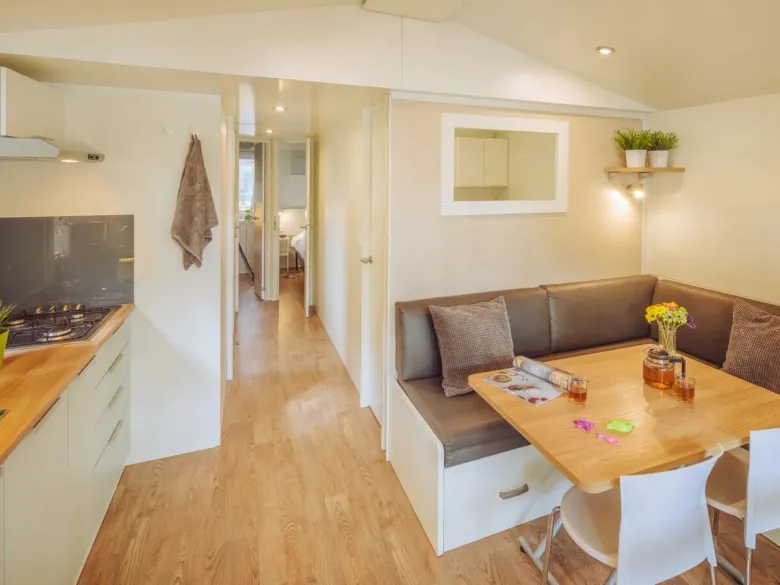 Il Roan Premium dispone di un ampio soggiorno e di un'accogliente cucina.