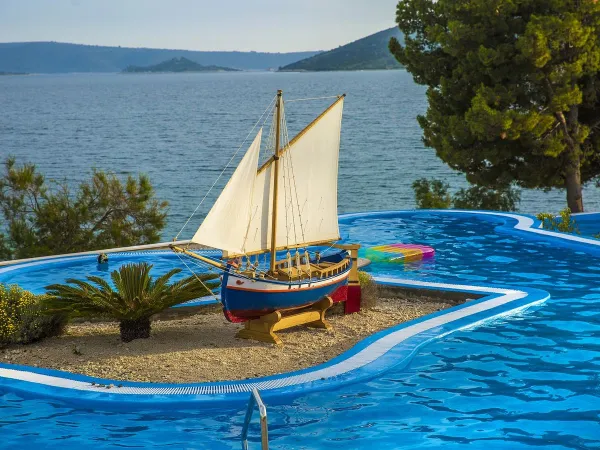 Piscina del campeggio Roan Amadria Park Trogir.