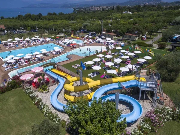 Panoramica della piscina del Roan camping Delle Rose.