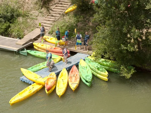 Canoa vicino al campeggio Roan Domaine Noguière.