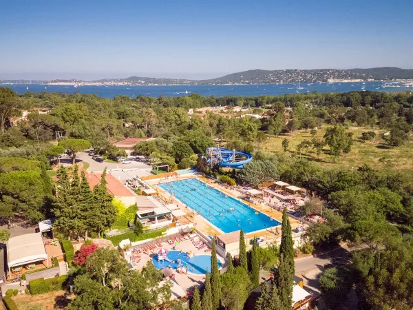 Piscina olimpionica al campeggio Roan Domaine Naïades.