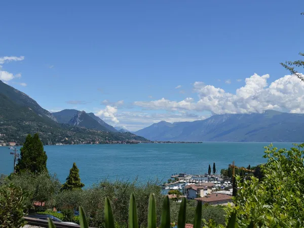 Panoramica dello splendido lago di Garda vicino al Roan camping Eden.