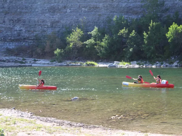 Canoa sull'Ardèche direttamente dal campeggio Roan La Grand'Terre.