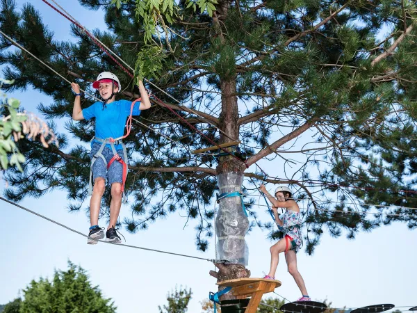 Bosco di arrampicata al campeggio Roan La Vallée.