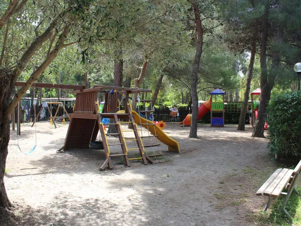 Parco giochi del campeggio Roan Le Capanne.