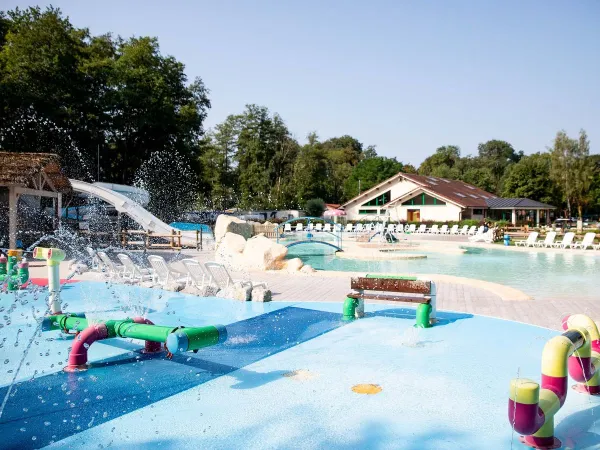 Parco acquatico e piscina al Roan camping de Bonnal.