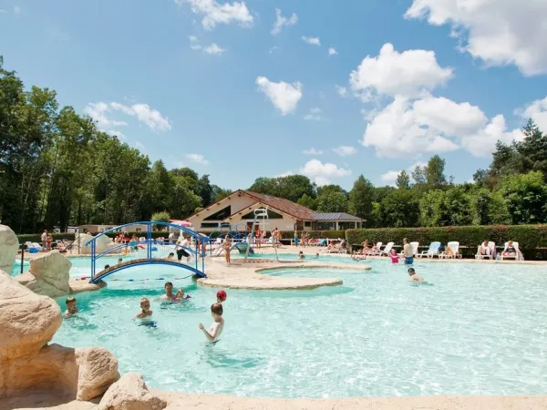 La piscina del Roan camping de Bonnal.