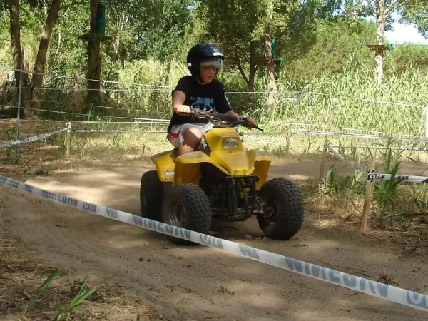 Quad vicino al Roan camping Les Sablines.