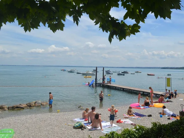 Atmosfera da spiaggia al campeggio Roan Piantelle.