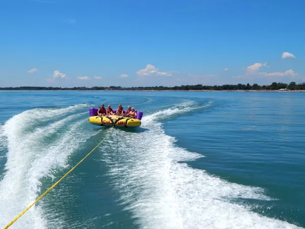 Funtube in mare al Roan camping Pra'delle Torri.