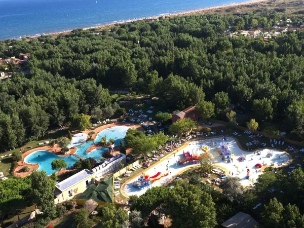 Il complesso di piscine del Roan camping Serignan Plage.