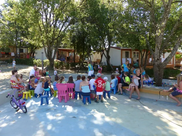 Giochi con l'animazione al Roan camping Lanterna