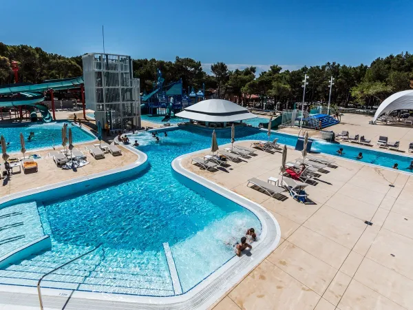 Piscina tranquilla al campeggio Roan Cikat.