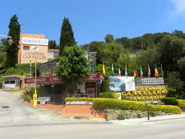 Posizione dell'ingresso del campeggio Roan Cala Canyelles.