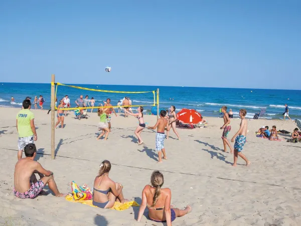 Beach volley al Roan camping Beach Garden.