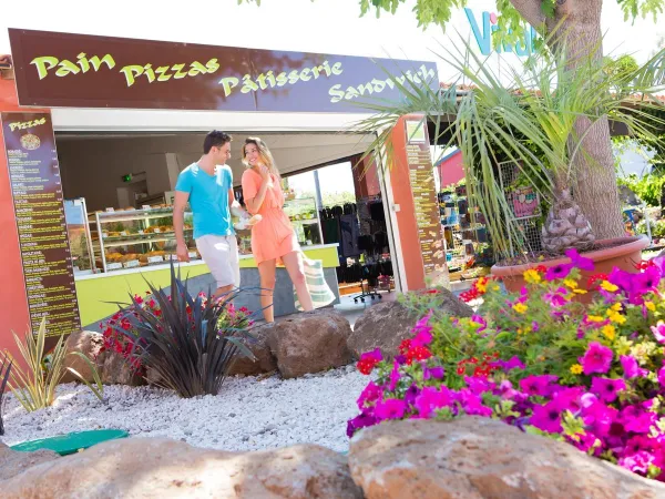 Snack bar del campeggio Roan Beach Garden.