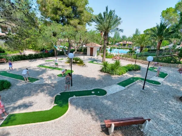 Minigolf al campeggio Roan Playa Montroig.