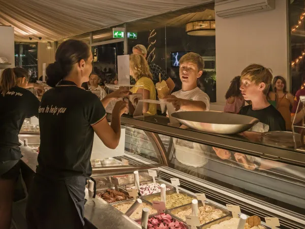 Gelato italiano al Roan camping hu Fabulous village.