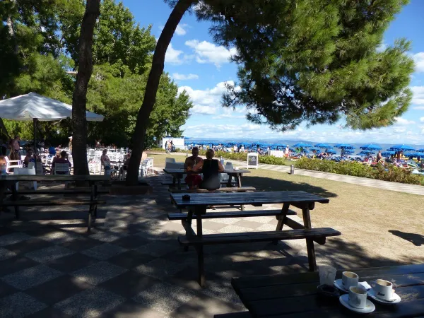 Tavoli da picnic al campeggio Roan Turistico.