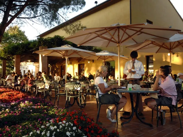 Terrazza serale al Roan caming Le Capanne.