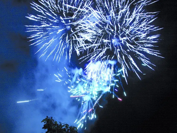 Spettacolo pirotecnico al campeggio Roan des Ormes.