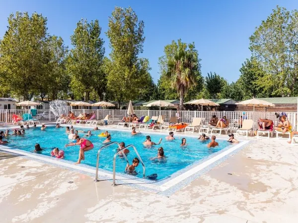 Piscina vivace al campeggio Roan Club Napoléon.