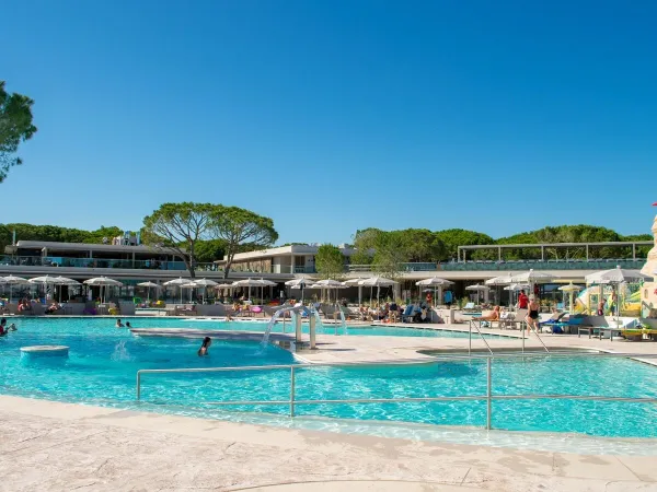 Piscina del Roan camping Mediterraneo.