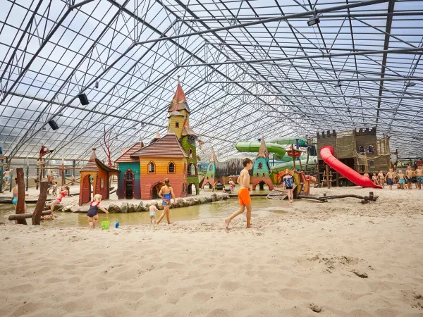 Spiaggia delle stelle al campeggio Roan di Terspegelt.