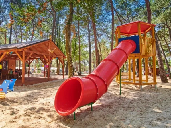 Piccolo parco giochi presso il campeggio Roan Stella Maris.