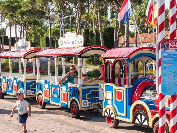 Treno turistico al campeggio Roan Pra'delle Torri.