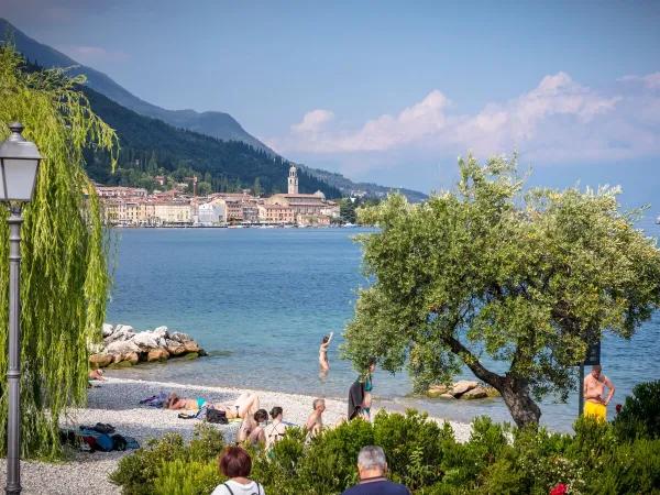 Vista sul lago di Garda al campeggio Roan Eden.