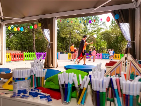 Il miniclub di Roan camping hu Montescudaio village.