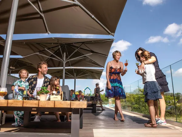 La terrazza del ristorante del campeggio Roan De Schatberg.