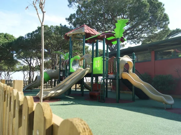 Parco giochi per bambini al Roan camping Bella Terra.