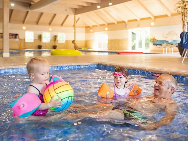 Divertimento in acqua al campeggio Roan Marvilla Parks Friese Meren.