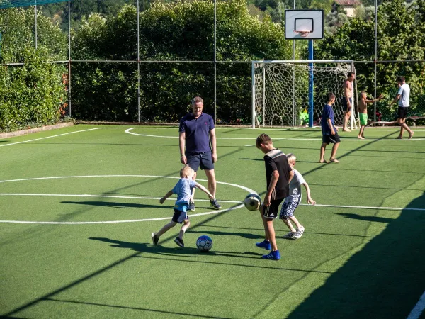 Piazzola multisport presso il campeggio Roan Norcenni Girasole.