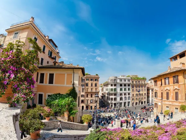 Piazza di Spagna a Roma vicino al campeggio Roan hu I Pini.