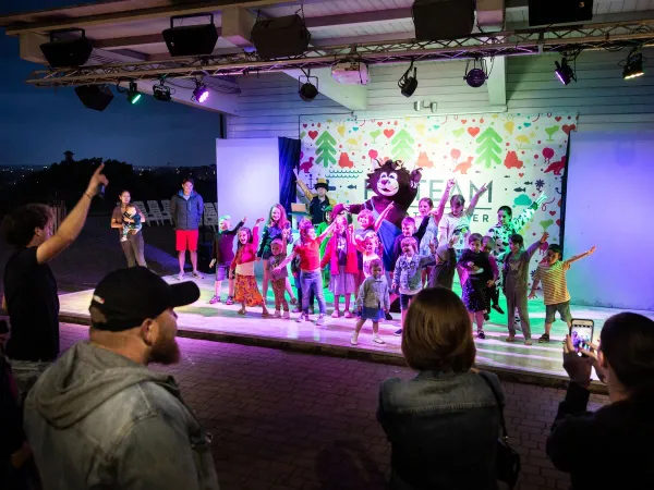 Discoteca per bambini al campeggio Roan hu Fabulous village.