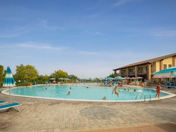 Impressione piscina del Roan camping Piantelle.