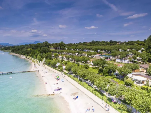 Panoramica della spiaggia del campeggio Roan Belvedere.