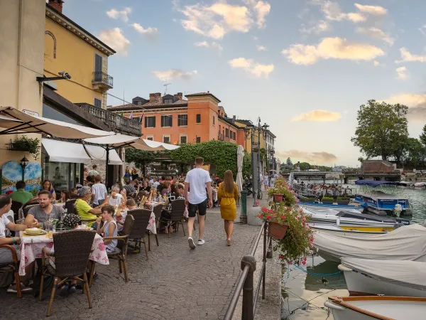 Terrazze accoglienti a Peschiera del Garda presso il Roan Camping Butterfly.