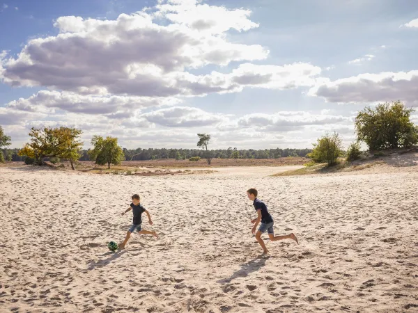 Giocare a calcio sulle Dune Drunense.