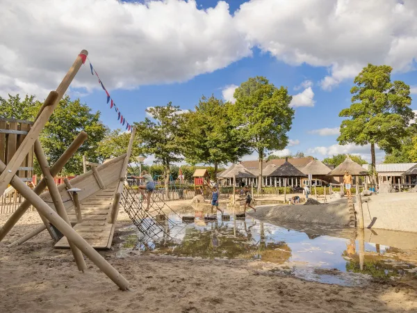 Area giochi all'aperto del campeggio Roan Het Genieten.