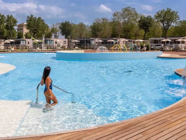 Piscina del Roan camping Rimini Family Village.