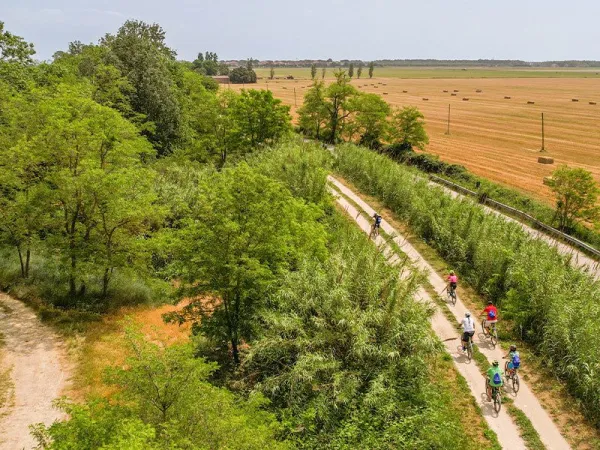 Bellissimi percorsi ciclistici vicino al Roan camping Rimini Family Village.