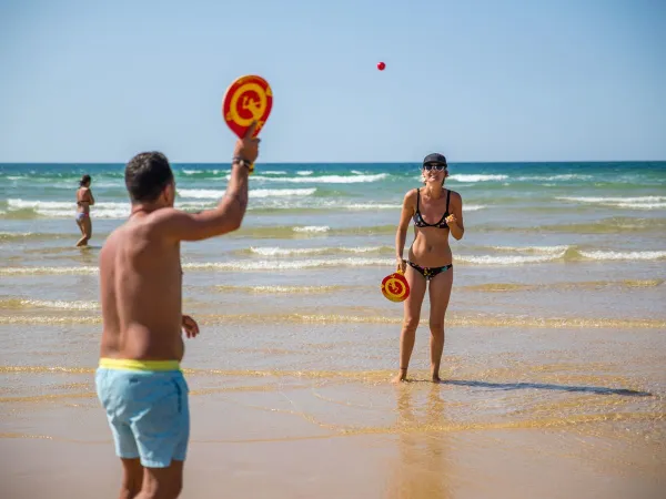 Palloni da spiaggia al Roan camping Le Vieux Port.