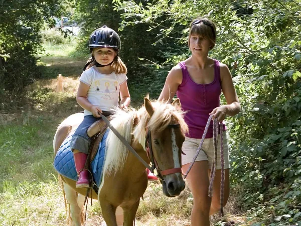 Equitazione vicino al campeggio Roan Le Vieux Port.