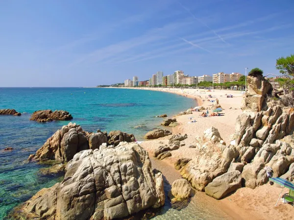 Spiaggia di Playa D'Aro vicino al campeggio Roan Internacional de Calonge.